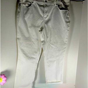 Cato women’s plus size white capris